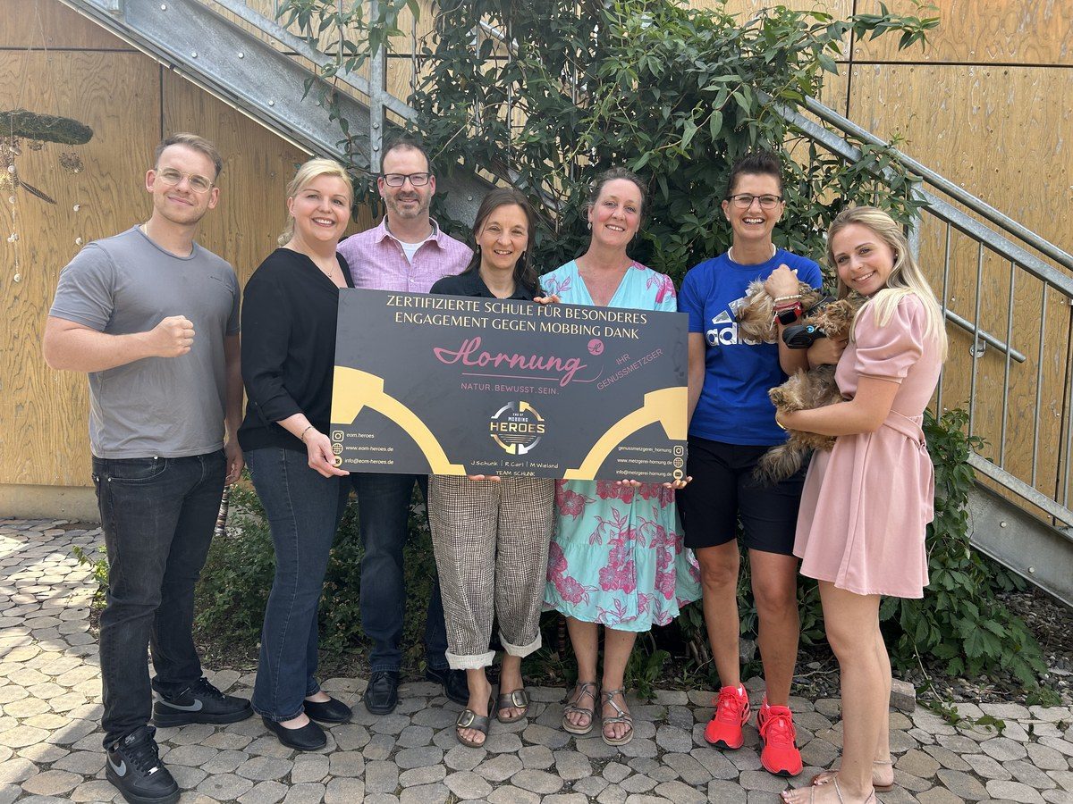 Zertifikatsübergabe mit dem Team der Genussmetzgerei Hornung und EOM Heroes